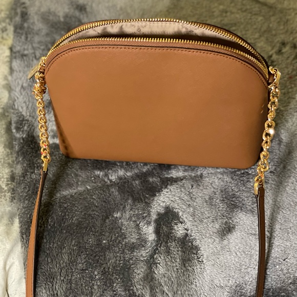 Authentic Michael Kors Crossbody Bag💕 Only carried once! Open to offers 💕 - Picture 5 of 12